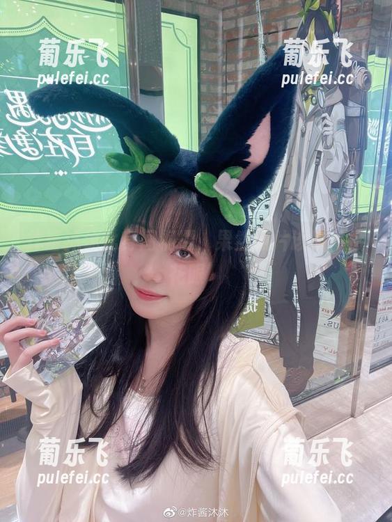 炸酱沐沐 炸酱沐沐化身间桐樱,果然照片该叫‘樱花眼’
