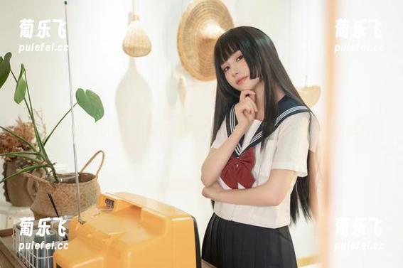看爆机少女喵小吉的裸足高清图包，有一种“好想捏捏”的冲动。