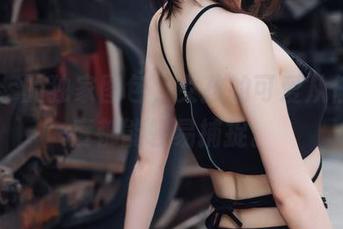 疯猫ss的独家图包,女孩的可爱从任何角度都能轻易捕捉。
