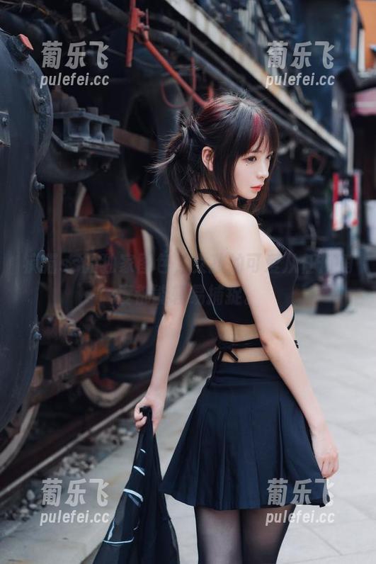 疯猫ss 疯猫ss的独家图包,女孩的可爱从任何角度都能轻易捕捉。