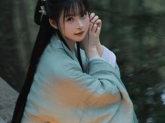 白莉爱吃巧克力的兔女郎新作，那个兔耳朵让我意外，最新美图果然混搭风！