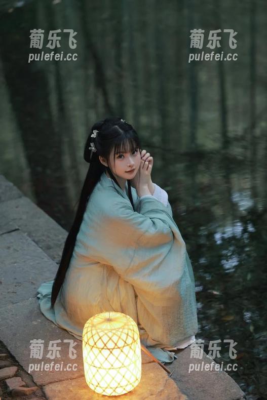 白莉爱吃巧克力 白莉爱吃巧克力的兔女郎新作,那个兔耳朵让我意外,最新美图果然混搭风!