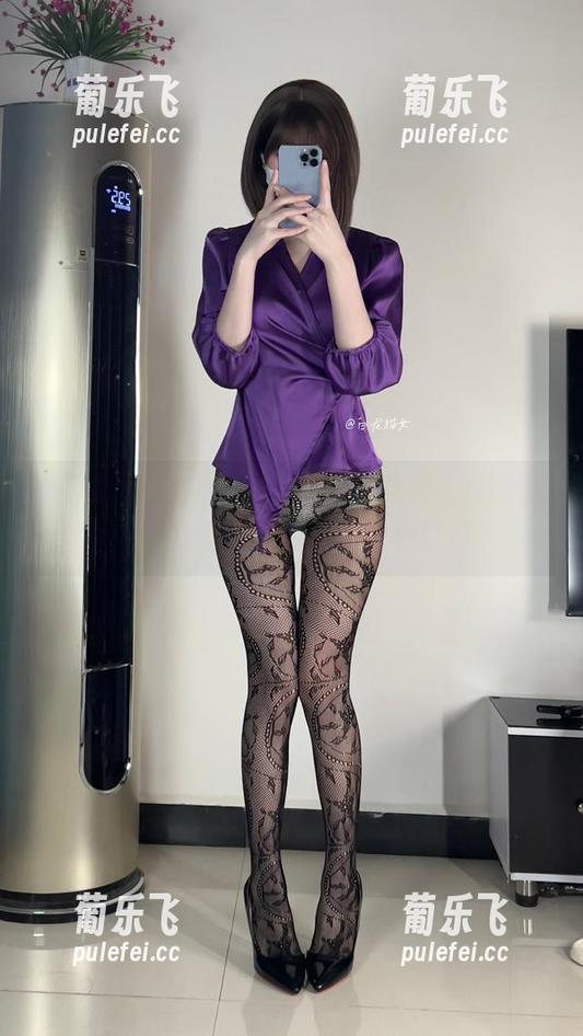 白龙猫女 微密圈 - 白龙猫女推出蟒蛇丝袜,原图分享,秒变蛇迷,谁跟我一样脸红?