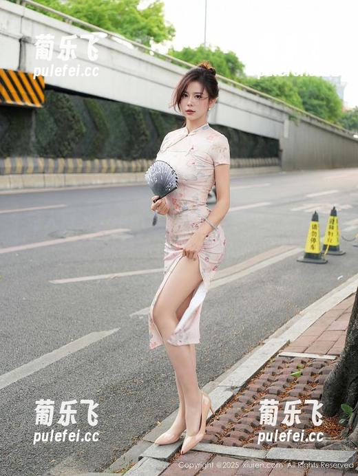 秀人网-Jennifer小若 秀人网 - Jennifer小若,制服私拍合集——是个谜般的存在,让人琢磨不透。