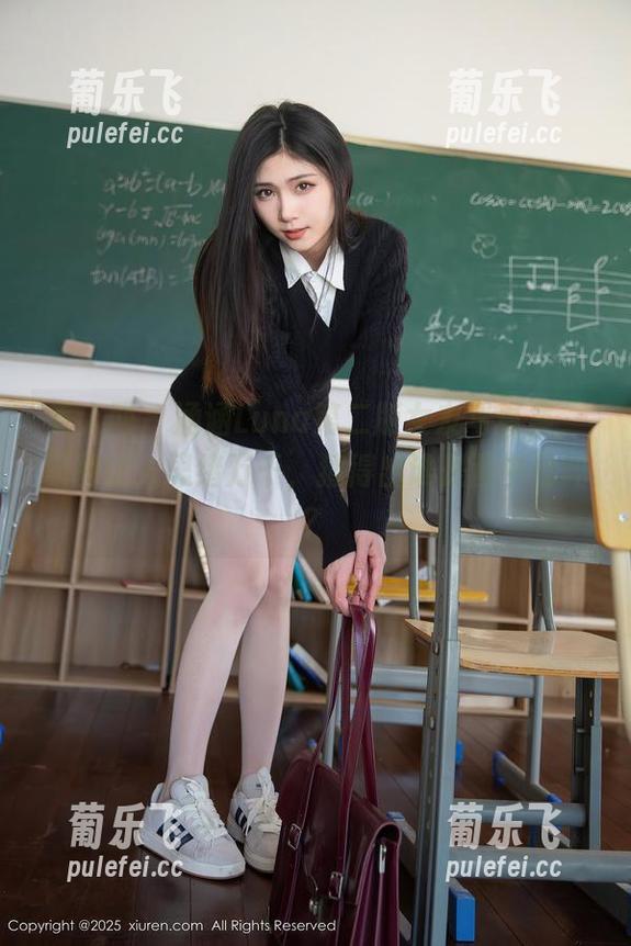 秀人网-涵涵Luna 秀人网 - 涵涵Luna第二版女友写真集,原图让人思绪万千,猜得出谁是画中仙吗?