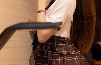 秀人网 – 原图暗藏玄机：王馨瑶yanni，女王范儿一览无遗！