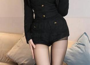 秀人网 – 糯美子mini和她的萝莉少女写真，看着看着也变成了老母亲。
