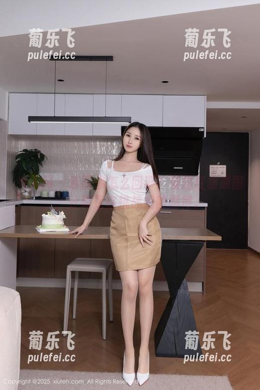 秀人网 - 袁圆你怎么回事？看这红裙原图，分明是在挑战我的期待。