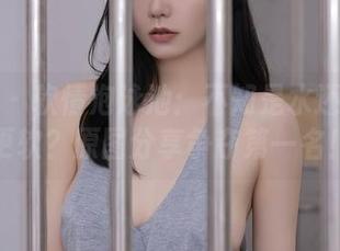 秀人网 – 软情泡泳池：不知是水还是表情更软？原图分享争夺第一名！