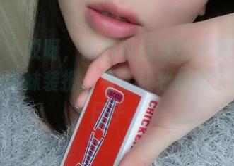 微密圈 – 哎呀，紫色哒豚豚的写真又来了，这身学妹装扮，看了让我想起了校园的日子。