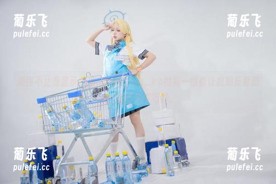 美图不止是显示美脚，纸悦Etsu_ko的每一帧都让我想反复揣摩，这搭配真巧妙。