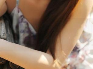 美媛馆 – 图库里的胡润曦，长腿伸向了何方？分享几张让人晚上难以入眠的美图。