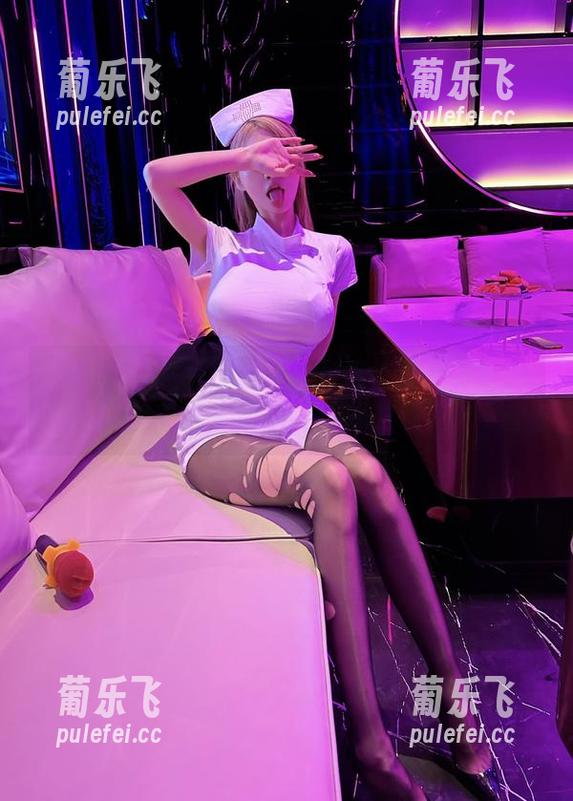 脸红Dearie 微密圈 - 脸红Dearie的连体油亮黑丝合集,瞧这身材,几乎要把我眼睛吃掉了。