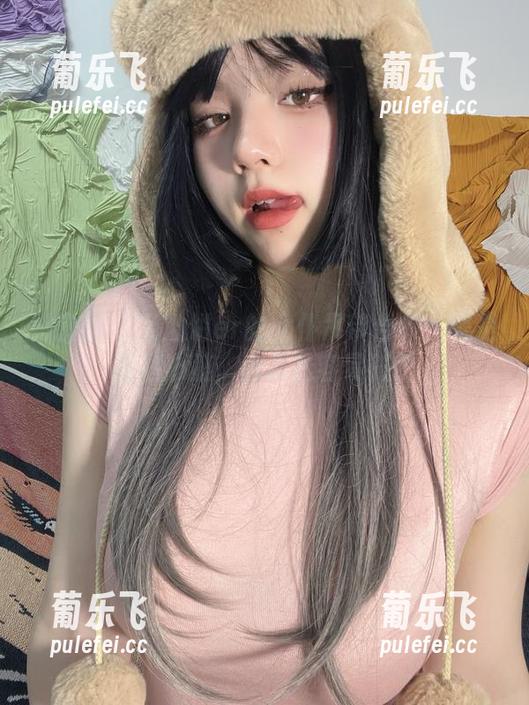微密圈 - 葱油饼er的女仆吊带合集：黑是最担心脏，白是最容易脏？