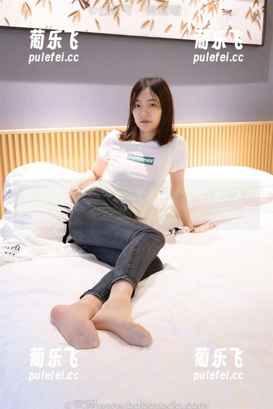 袜啵啵-稚予 袜啵啵 - 婚纱小礼裙的另一面:稚予在网盘里的时光隧道!