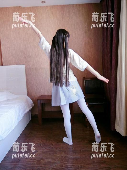 西尔酱 西尔酱的校园高清壁纸,这年头谁还在用老土的桌面,果断换吧,别再让满屏的办公软件羞愧!