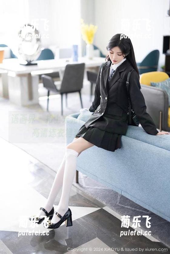 语画界-杨晨晨Yome 语画界 - 扣上未完待续,杨晨晨Yome的高清连衣裙套图等你来感叹!