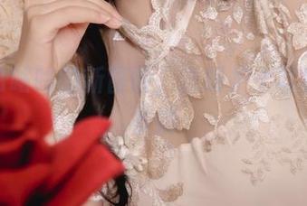 陌陌咕咕咕的新冒险，透明护士写真变化多端