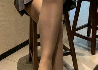 微密圈 – 裸足不裸心：雅雅的气质呀的写真更新，玩味到你想不到