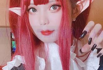 毛衣太好看了,雪猫的美图又令人嫉妒。