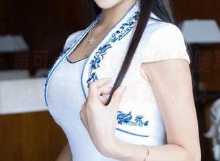 青豆客 – 黄可christine的长腿写真：腿与风景绝配，真是绝了！