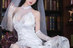 图片中的鬼畜瑶在不在w，职业装穿得好像在说：“没准今天升职”。