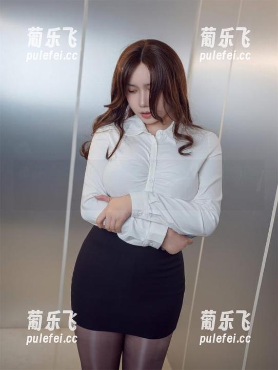 麻花麻花酱特典旗袍：精选写真带你溜达穿越时光